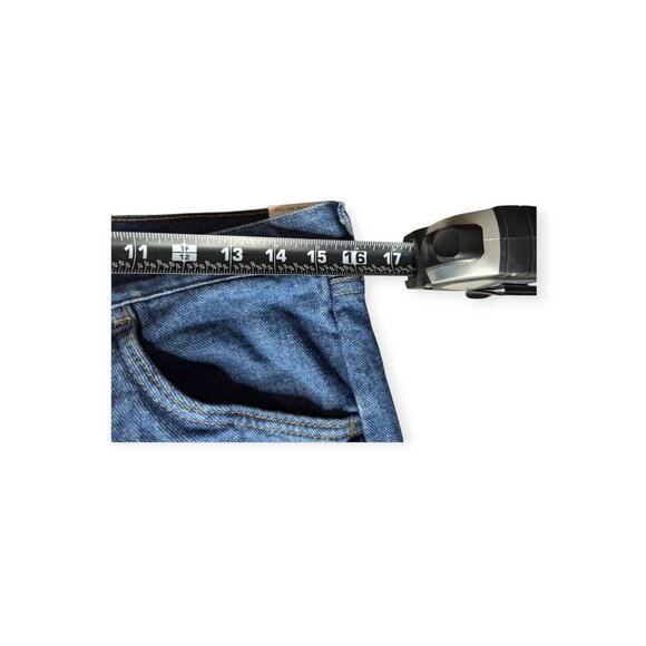 NWT Wrangler Relaxed Fit Men's Shorts Size 32 Sits at Natural Waist Hits Knees - Picture 13 of 16